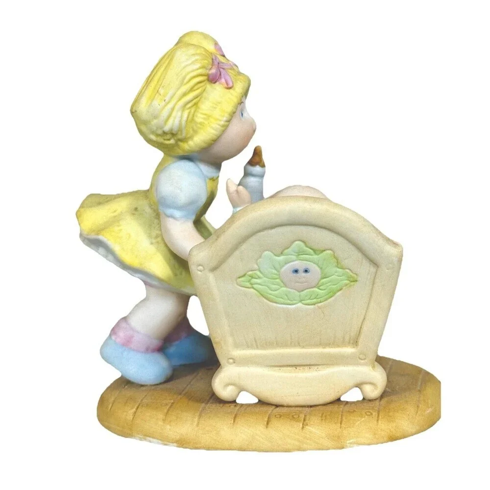 Xavier Roberts 1984 Cabbage Patch Figurine Getting Acquainted Baby Crib